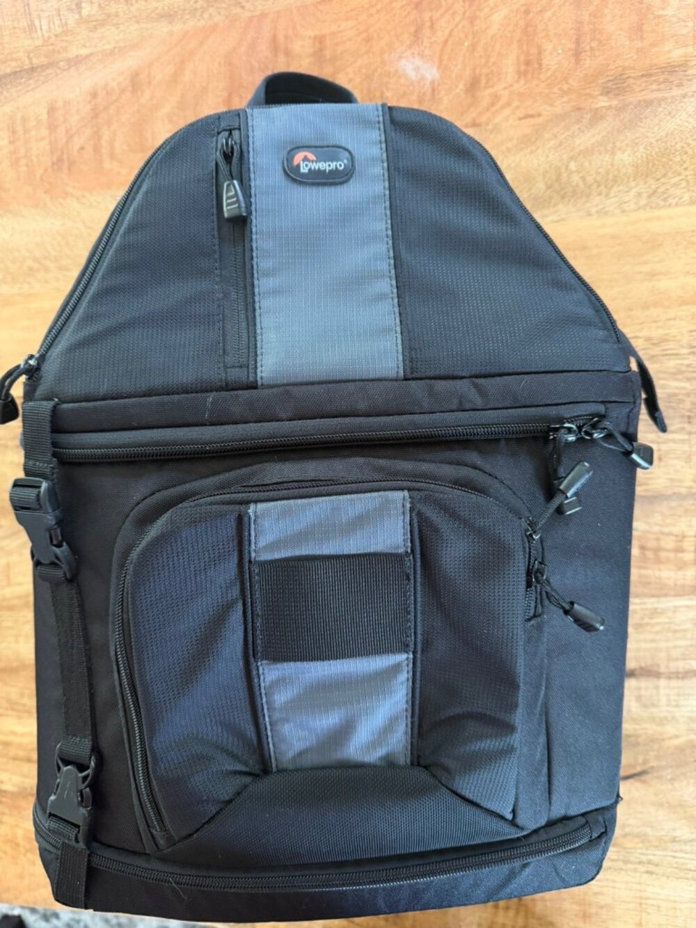 Lowepro Slingshot 302 AW Camera Backpack Excellent Condition Waterproof Cover